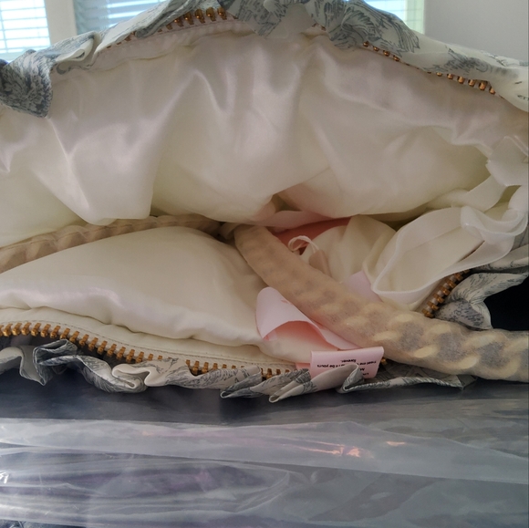 **1 Left**Selkie The Austen Pillow Purse - Picture 11 of 16